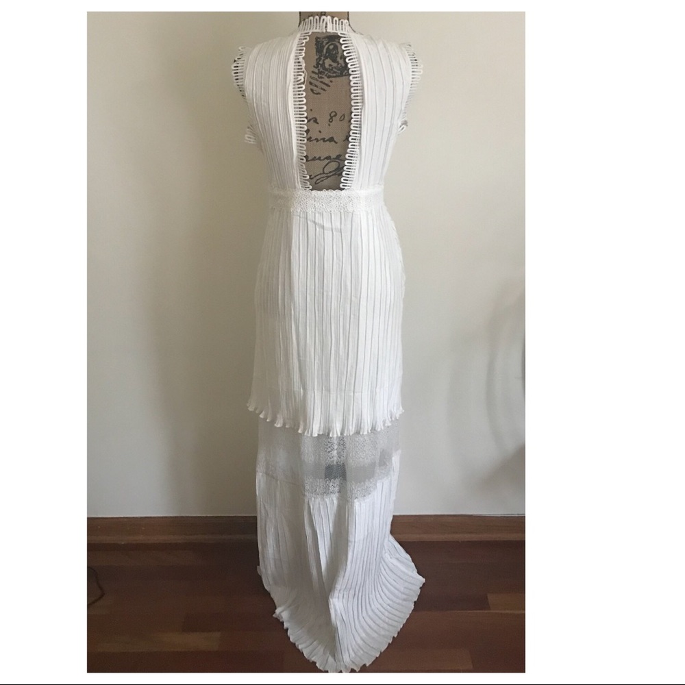 FOXIEDOX LACE INSET PLEATED DRESS - Picture 6 of 7
